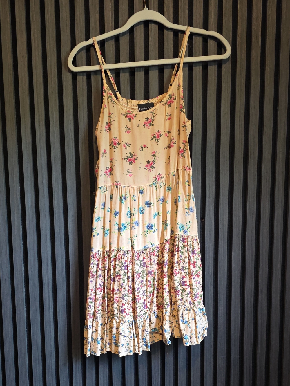 Fashion Fuse Cream Floral Tiered Spaghetti-Strap Mini Dress With Pockets